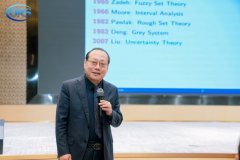 �й��˳�ѧ�����ܼ���ֻ�